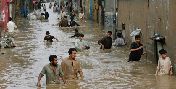 Pakistan flood rages on